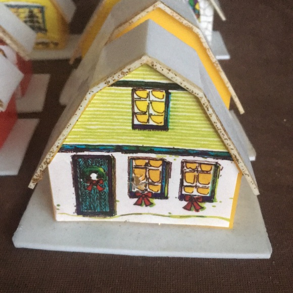 VINTAGE 🔥 Set Of  7 Pieces Christmas Village With Option to add Lights - Picture 9 of 10